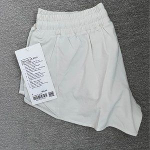 NWT LULULEMON HOTTY HOT LOW-RISE LINED SHORT 2.5" Bone White 6